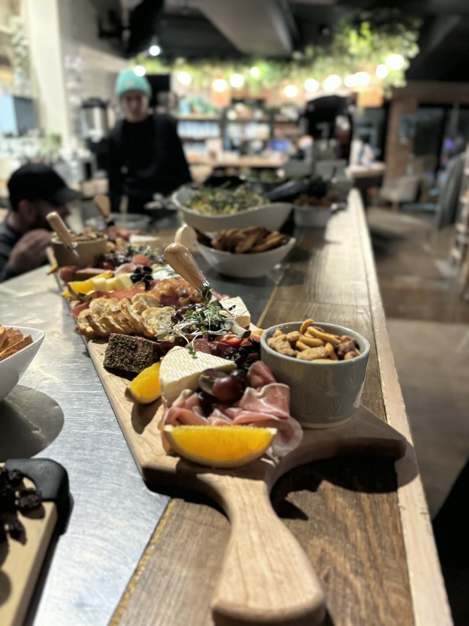 Réception du lancement Buffet et réception au Prana Café lors du lancement officiel du livre Le CELI.